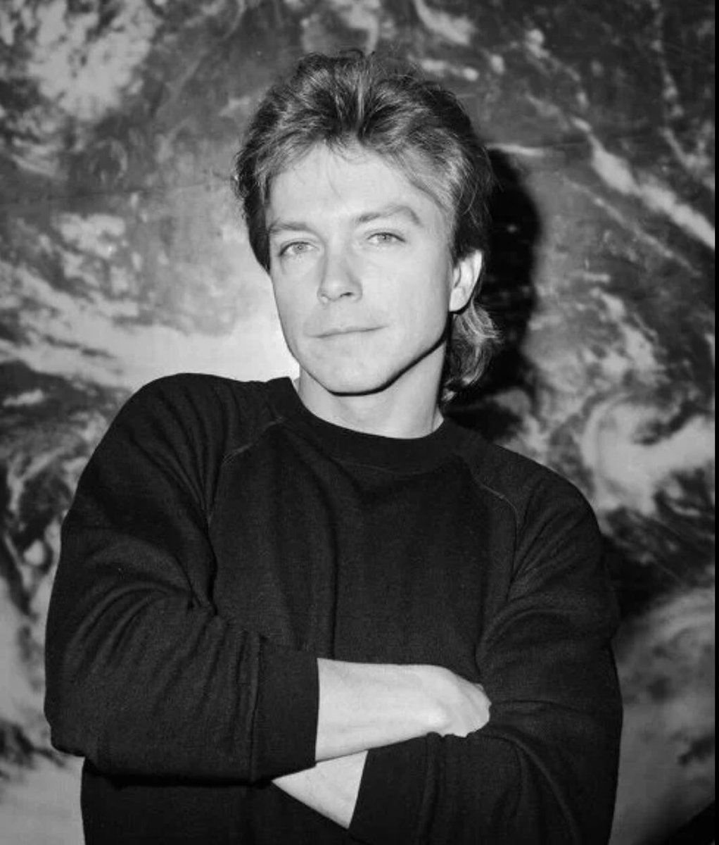 MillieMinet's tweet photo. A lunchtime lift for you - just popped up in my #memories
A stunningly chiseled ~ hypnotically handsome #DavidCassidy
#midweekmotivation #blackandwhitephotograpy early #80s maybe…? #music #love #cherised 💭🎶💙🔥💫 https://t.co/TSlh85h5cZ