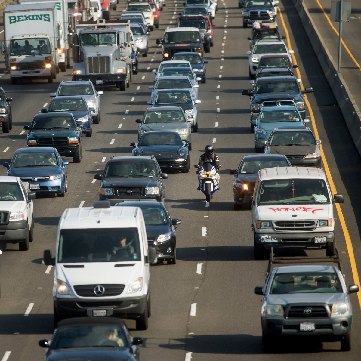 MTCBATA's tweet photo. Despite decades of widening freeways, we're still sitting in traffic. We're hosting two webinars to re-imagine freeways for the 21st century on Nov. 17 &amp; Nov. 29. Join us and let's make freeways work, together. https://t.co/IX7O3fHZms https://t.co/VUlCxlN54K