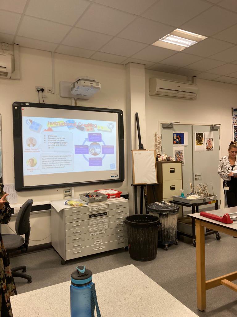 Yamina B tweet media