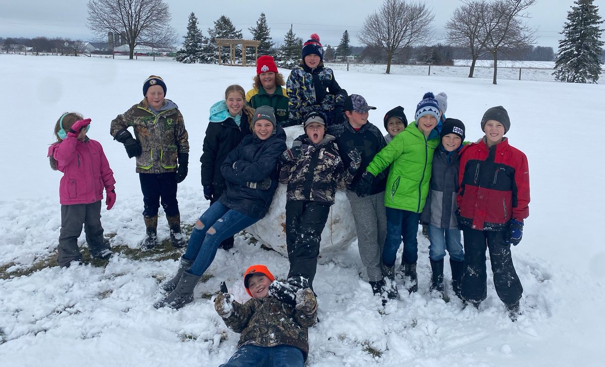 NorthEasthopePS's tweet photo. Please be sure you are sending your Eagle with all of their outdoor clothing! They sure love to PLAY! @yourschools #firstsnowball #wedontthrowsnowballsatnehps #frostyeagles π¦
πβ€οΈπ₯Ά https://t.co/iOmznvPu1k
