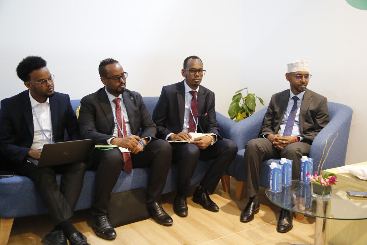 Today at #COP27 H.E Minister <a href="/JamaTaqalAbbas/">Jama Taqal Abbas</a> has met with H.E. Dr. Hani Sewilam, Minister of Water Resources and Irrigation of Egypt. The discussions mainly focused on strengthening bilateral cooperation between the nations🇸🇴🇪🇬to ensure sustainable Water Resources Management.