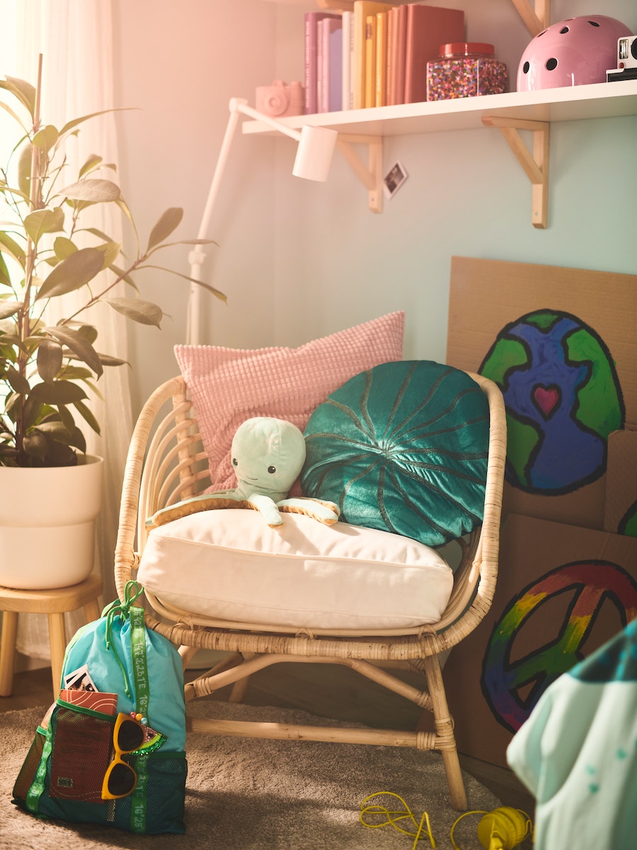Sea creatures that come to life? Say no more. Let your imagination run wild and come play with our sea life-inspired BLAVINGAD collection. Click here for more.  #IKEACanada #IKEACollections #KidsRoom #ChildrensRoom #BLAVINGADCollection ikea.com/ca/en/new/blav…