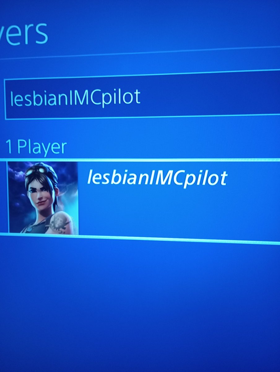 Justinpratt1996's tweet photo. @RSPN_Hideouts here I have pictures for my little cousins gameplay that just started playing Apex Legends this person had 20 kills and dropped over 4,000 damage.
I had them report them in game and had him take these pictures doing exploits to get into bot lobbies https://t.co/f36SXG5ZFD