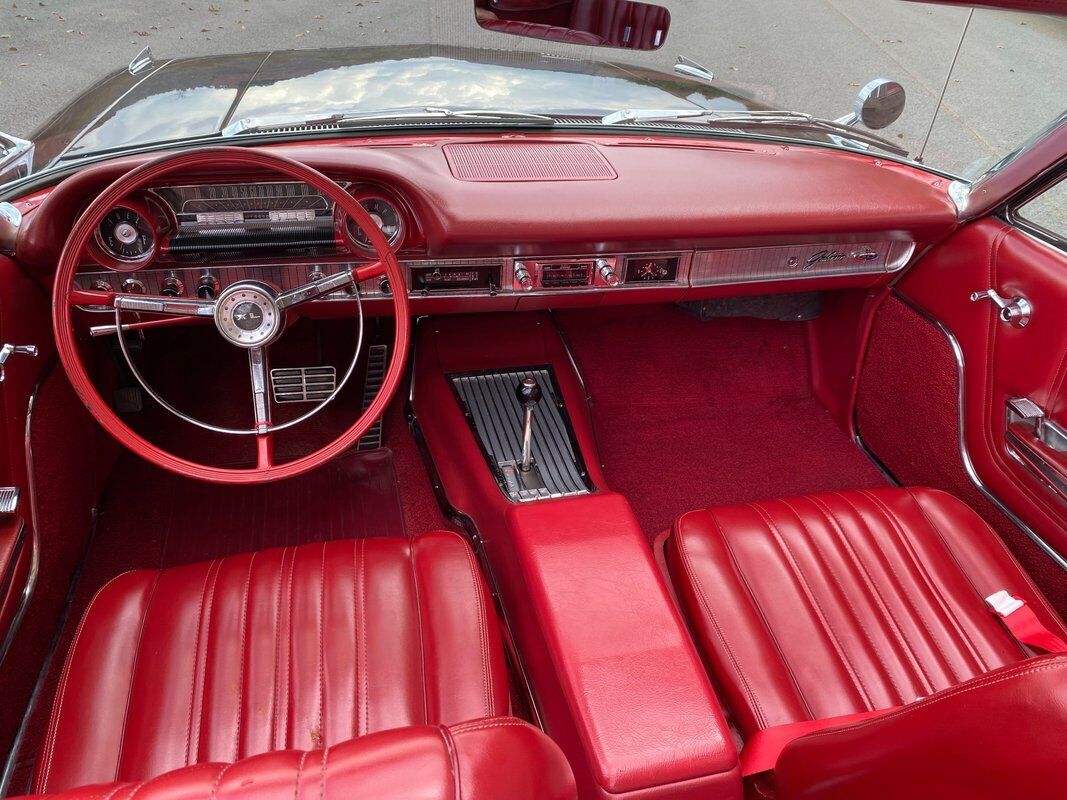Mercomatic's tweet photo. 1963 #Ford #Galaxie500XL #Sunliner #Convertible; 390 cid, 4 bbl, 300 hp; 3-speed Cruise-o-Matic; Top trim level for the full-size 1963 Ford comprising external badging and a much more sumptuous interior with buckets, console, stick shift and chrome trim. https://t.co/rZxJv7mDf7