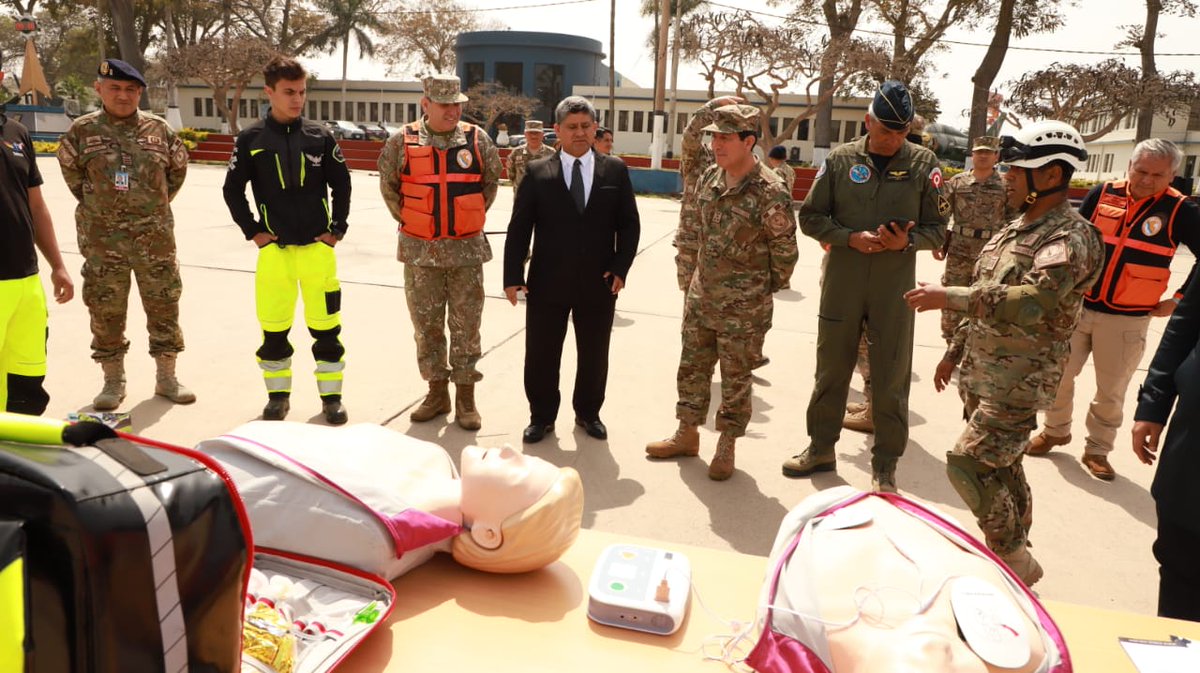 indeciperu's tweet photo. 🔝El jefe del #INDECI,@CarloeYanez, lidera ceremonia de clausura del curso de Rescate en Estructuras Colapsadas Nivel Liviano #CRECL, dirigido a alumnos de la Escuela de Sub Oficiales de la @fapperu, https://t.co/GrnQ65IJjK