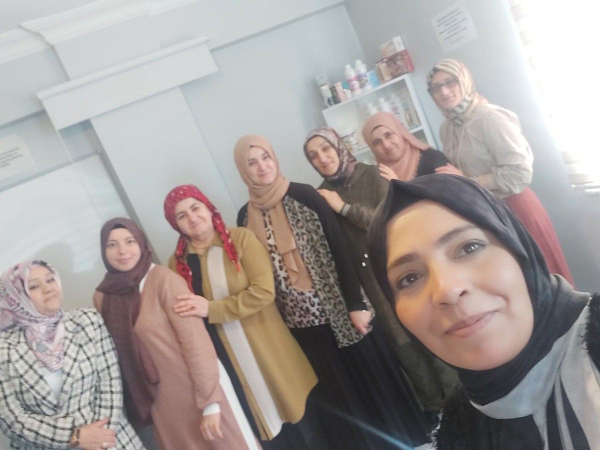 Cananperi2's tweet photo. Güngören büro liderlerim ile kahvaltı 💕 https://t.co/tQ68BXFAua