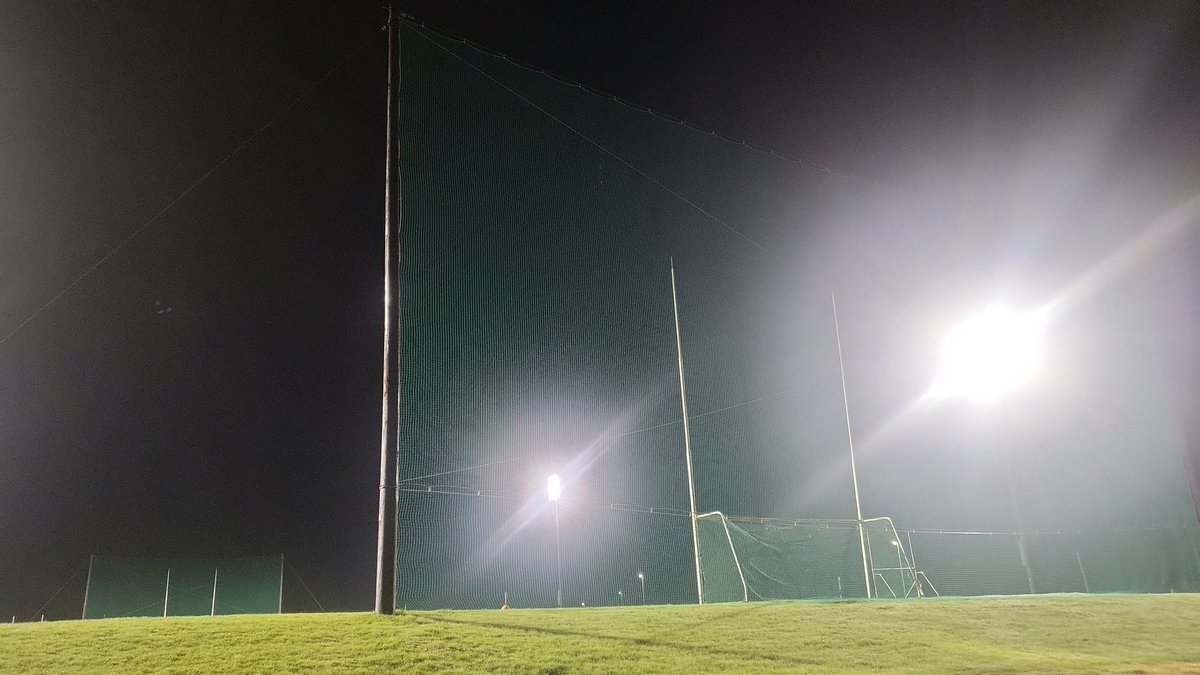 RefereeLGFA's tweet photo. Reffing tonight in @LouthLGFA at Darver for trials. I'm using this to improve my reffing skills, eg, ticking, signalling and pace with play. #nostoppingme #wherearethefemalereferees #donotbeafraidtoreferee #trainingforall https://t.co/ZIOuKoaGzK