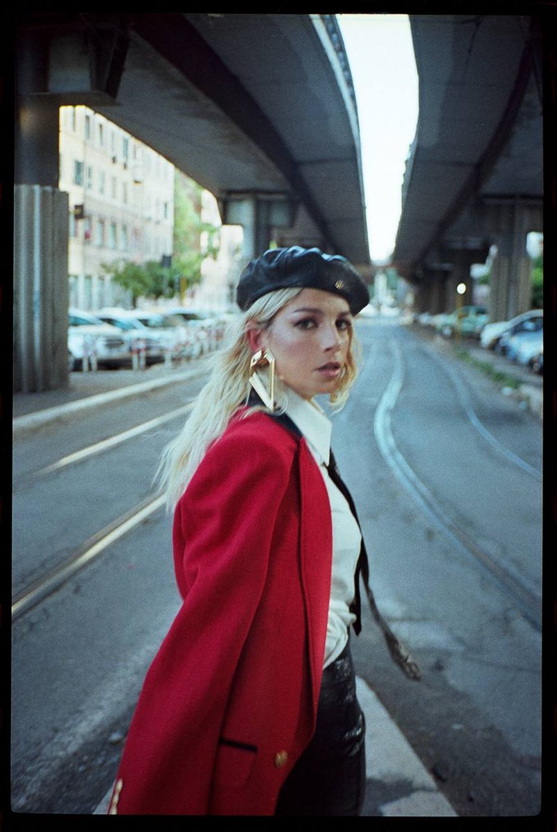 MarroneEmma's tweet photo. Via via..
Vieni via con me ✨️ https://t.co/JvcFAM7d4l