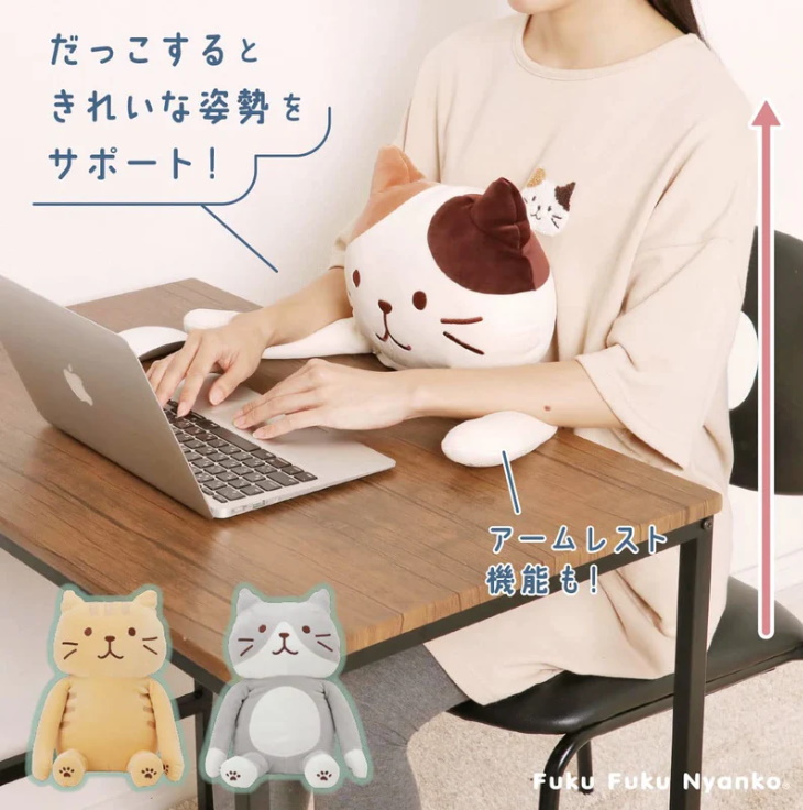 WordsnCollision's tweet photo. Good posture at the office? Blame it on the Cat.
#posture #office #Cats 
https://t.co/hQKasjE0X8 https://t.co/hhtEtxVqYc