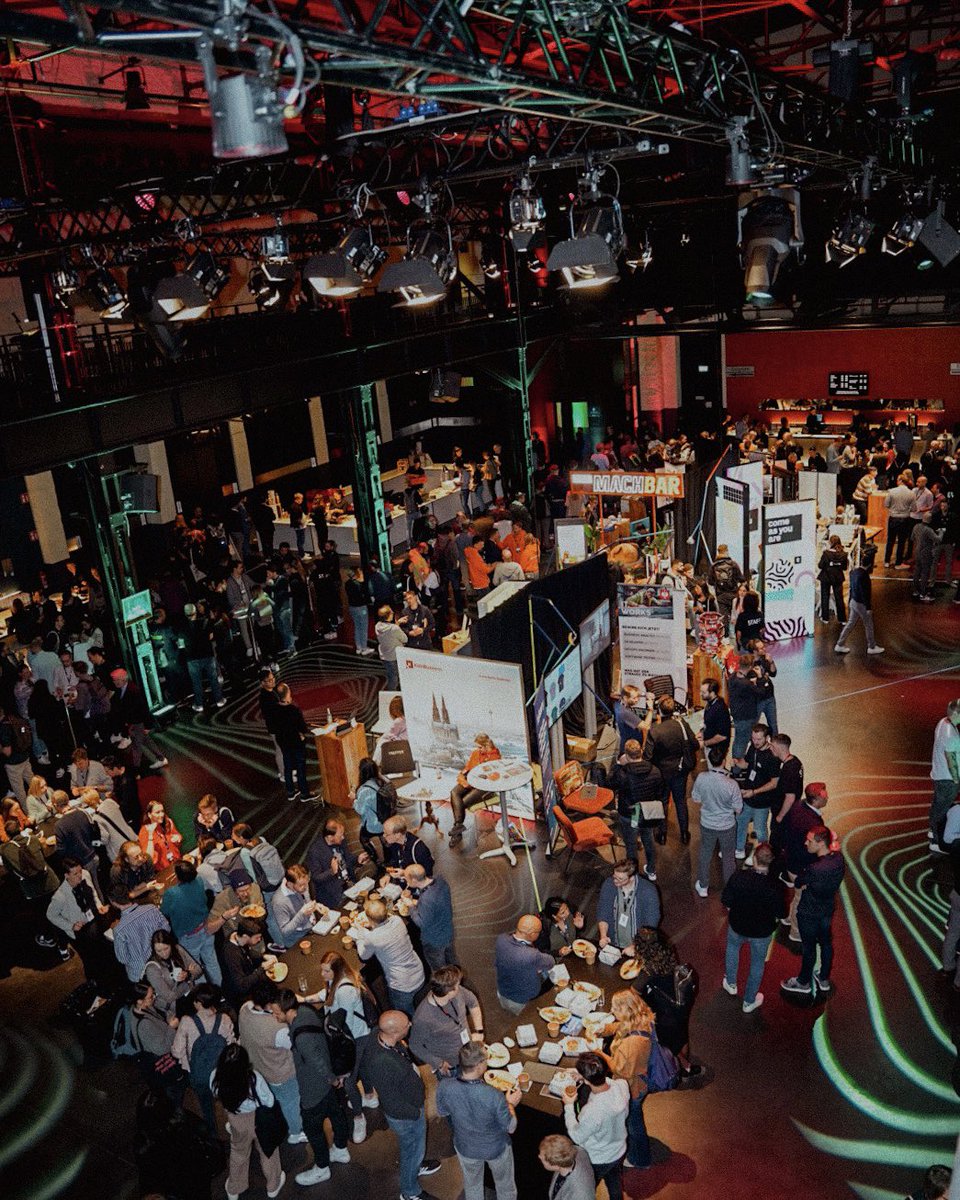 DigitaleLeute's tweet photo. Cheers! We're tired, but also overjoyed at how great this #DLSummit was again. 🥂
Would you like to come back next year or even do us the honor for the first time?
🗓️ Save the date: November 7th+8th, 2023 for the next edition! https://t.co/NBEJlaPiud