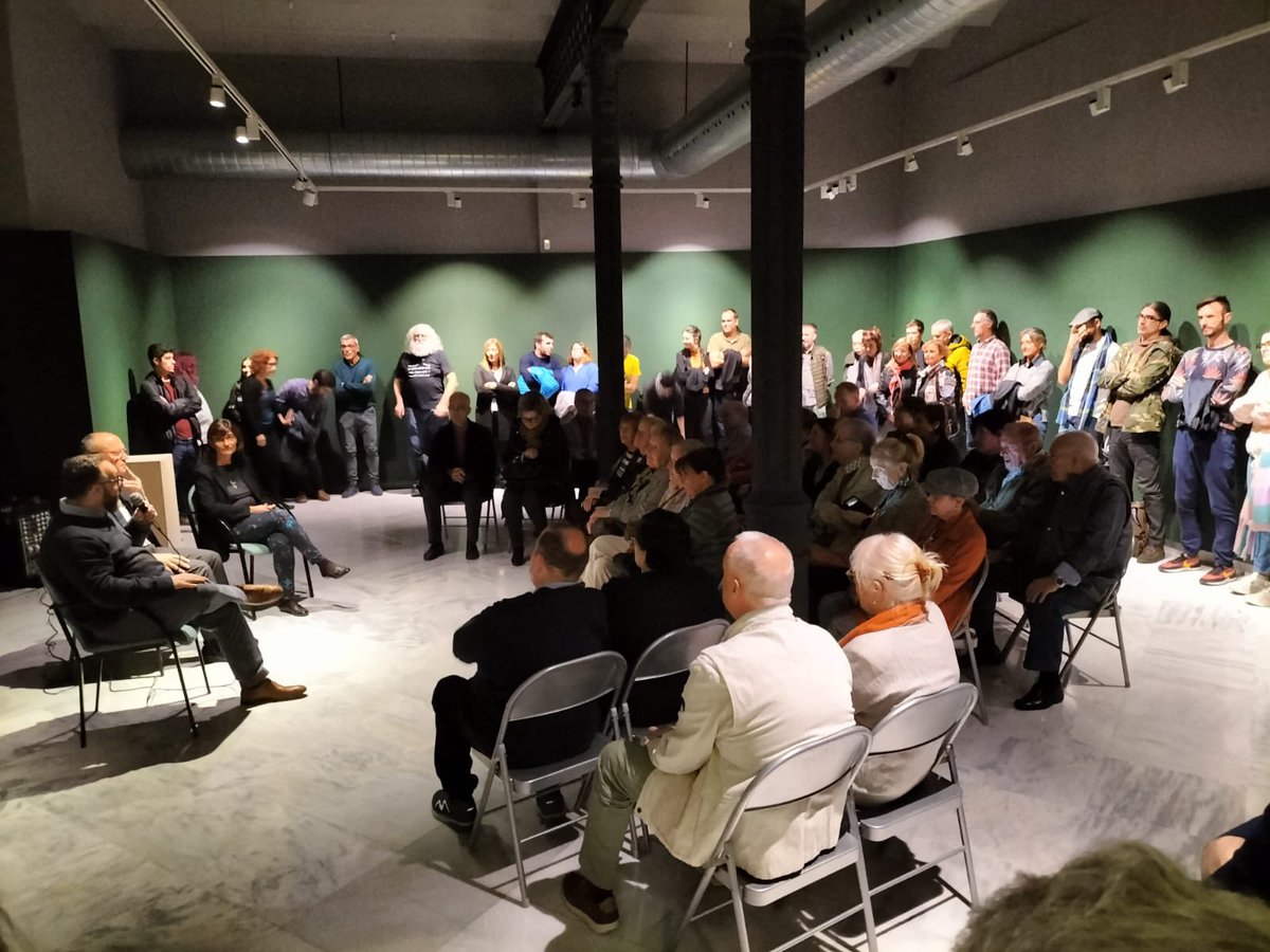 ReusCultura's tweet photo. 👉 Inauguració de la nova exposició dels #MuseusdeReus “Després de la guerra. La vida quotidiana sota el franquisme”.
🗓️Estarà oberta fins a principis del 2024 al Museu Salvador Vilaseca.
#ReusCultura @reus_cat https://t.co/q7R38PZ73W