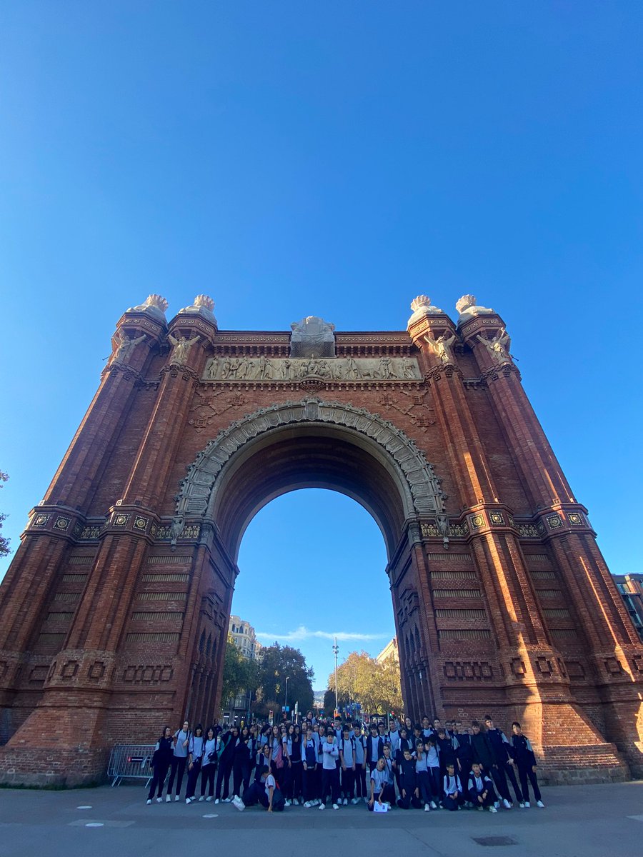 ESONatzEsplu's tweet photo. Matinal de tallers científics #STEAM amb els alumnes de #2nesoNtz al @ZooBarcelona organitzada per @la_UPC Extraiem ADN 🧬 , analitzem els aliments i coneixem com funciona el nostre cervell! https://t.co/SC3qk8qTQ0