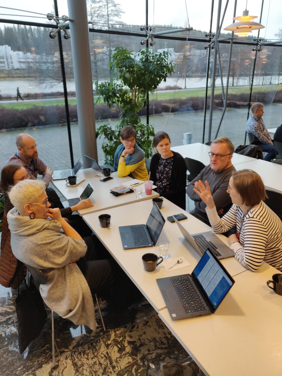 eaalto's tweet photo. @jyu_okl ops-työ käynnistyi eilen ilmiölähtöisen oppimisen ja opetuksen pohdinnalla: Mitä se meille tarkoittaa ja miten se meillä toteutuu? Mihin suuntaan sitä lähdemme viemään? Keskustelu eri ryhmäkokoonpanoissa oli innostavaa ja yhteistä näkemystä rakentavaa. https://t.co/7PEARZD3Pc