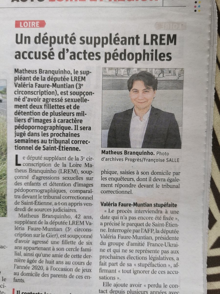 Francoiskico's tweet photo. @franceinfo Voilà déjà un sujet à traiter 🤔 https://t.co/0vKuuSmjVy