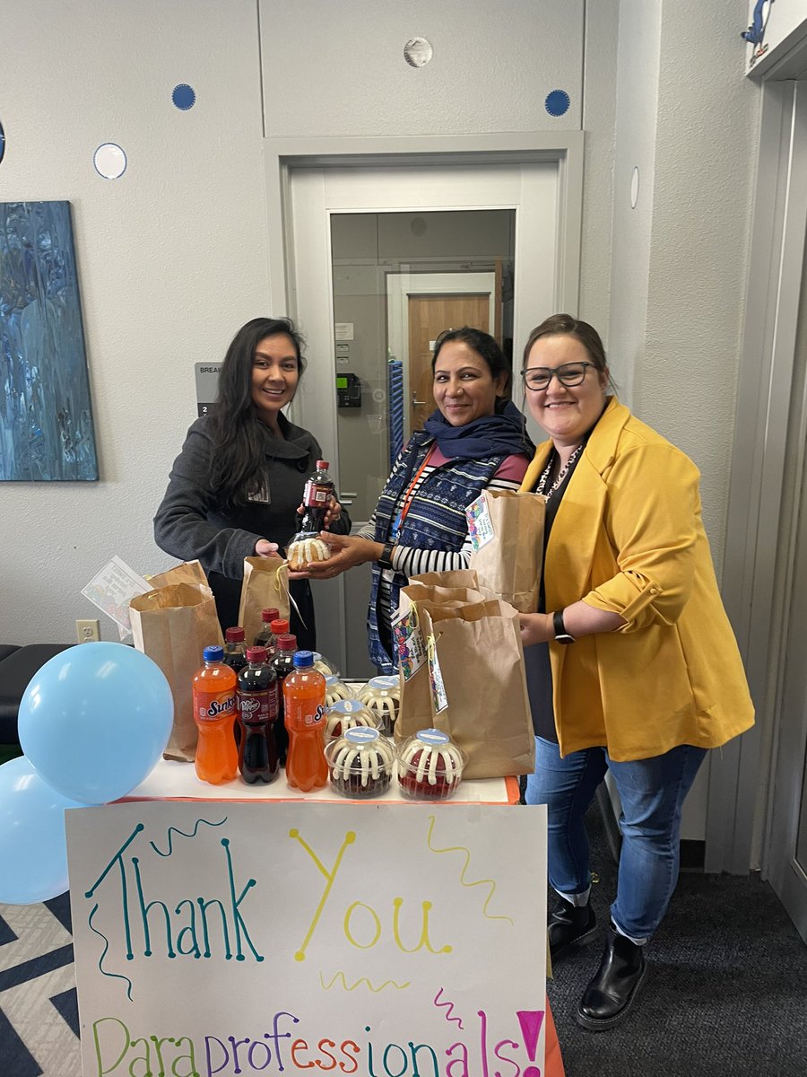 Mrs_Ledford's tweet photo. It’s Paraprofessional Appreciation day today! We have the best of the best @skyviewprek and I can’t imagine our school family without them. 💙💙💙 #skyviewprek #risdskyrise #prek https://t.co/OJEyD0BREc