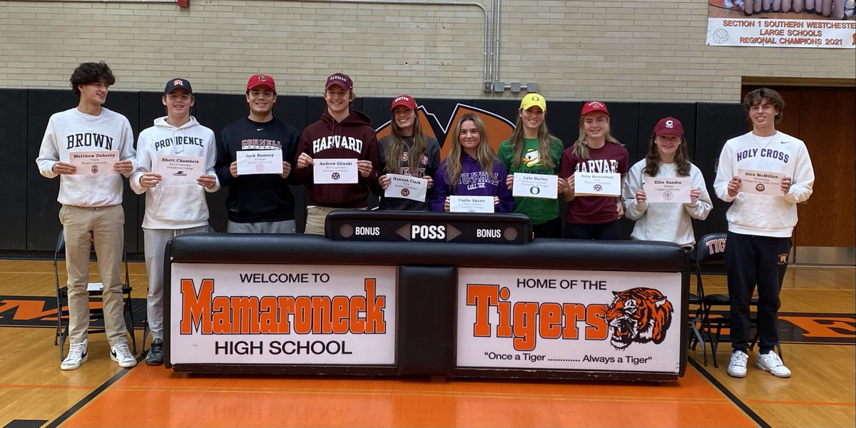MamaroneckED's tweet photo. #FallSigningDay 17 #MHS student athletes continue their athletic careers in college! More to come this spring. So proud of these students for their endless hard work & determination both on and off the fields. Full list of college commits here: https://t.co/obHF1NcEWD https://t.co/R6ZHgqe2hi