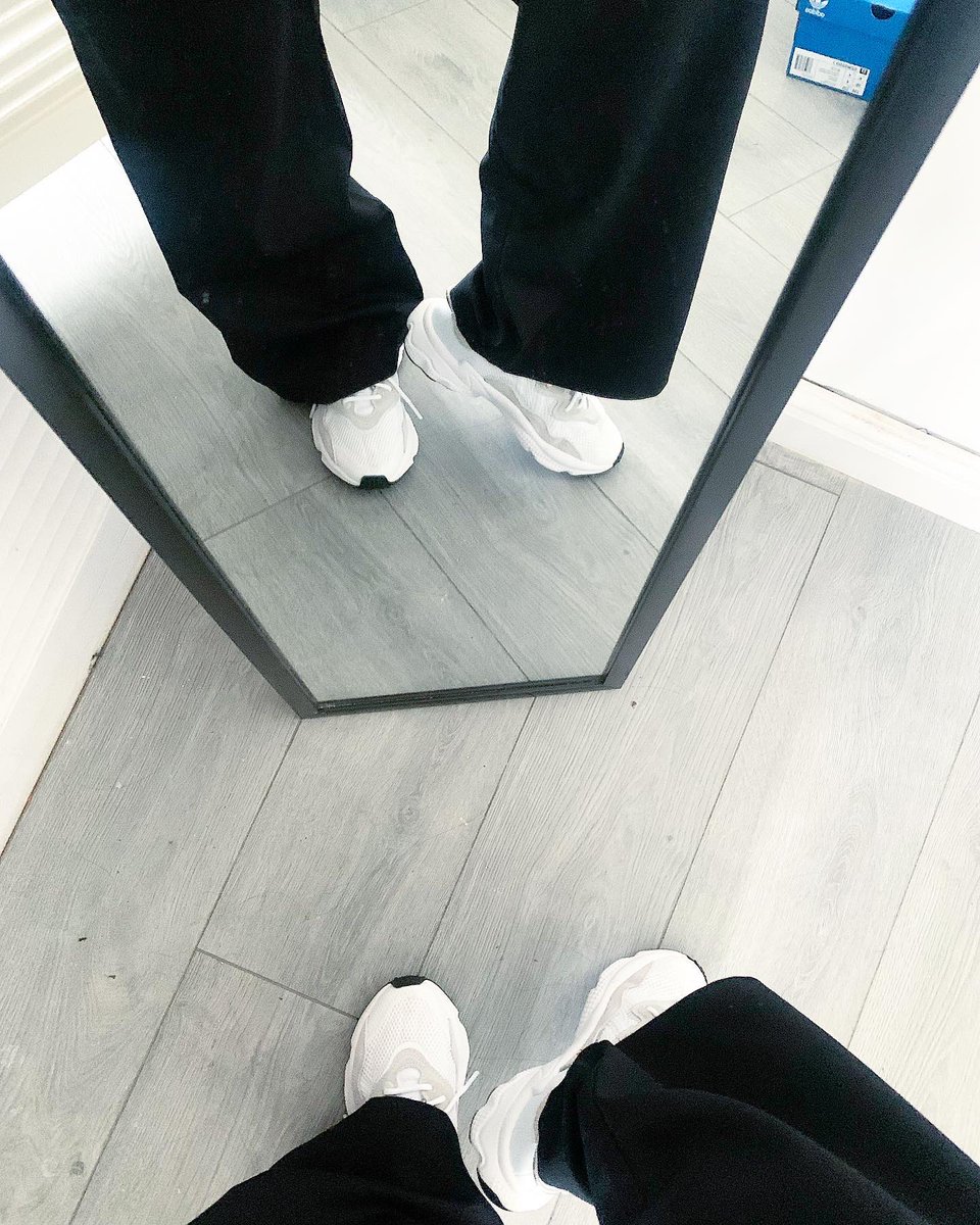 adele1985's tweet image. Love this time of year … nothing better than cute chunky knits 🥰 @hm #streetstyle #fashion