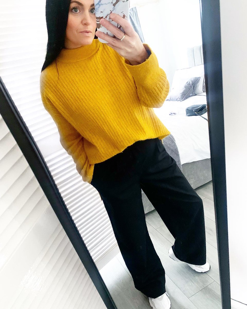 adele1985's tweet image. Love this time of year … nothing better than cute chunky knits 🥰 @hm #streetstyle #fashion
