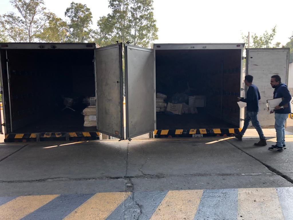 ISSSTE_mx's tweet photo. Las CMF Santa María, Guerrero y Chapultepec, en la #CDMX, recibirán el día de hoy ropa hospitalaria y quirúrgica y mobiliario como sábanas, cobertores, toallas, batas, sillas, bancas tándem, sillón tipo reposet, guarda cómodos, mesa-carro anestesiólogo, y más. 

#IsssteEquipa https://t.co/qfPI7uxwYd