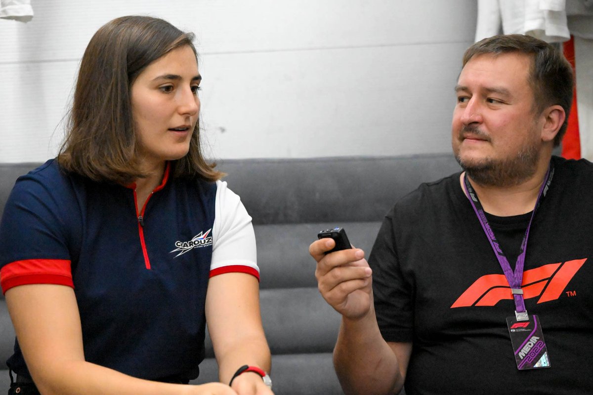 MST_ChristianN's tweet photo. Wie die besonders Aufmerksamen unter meinen #F1-Followern noch nicht vergessen haben, habe ich mich in Monza mit @TataCalde und ihrer Schwester @paulacalderon7 zum Interview getroffen. Nachzulesen jetzt unter: https://t.co/CO7S4N0zf3 #Formel1 #Formel2 https://t.co/M6FrZCHkAA