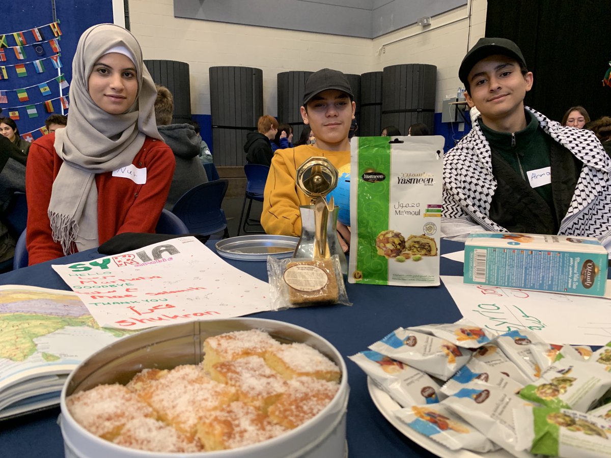 SD23News's tweet image. ELL learners and international students sharing their culture with their RSS classmates during #MulticulturalWeek! Students from Syria, Sudan, Thailand, France, Ukraine, Japan, Mexico, Philippines, Afghanistan, Spain, and more - this is how we create #CaringCommunities!