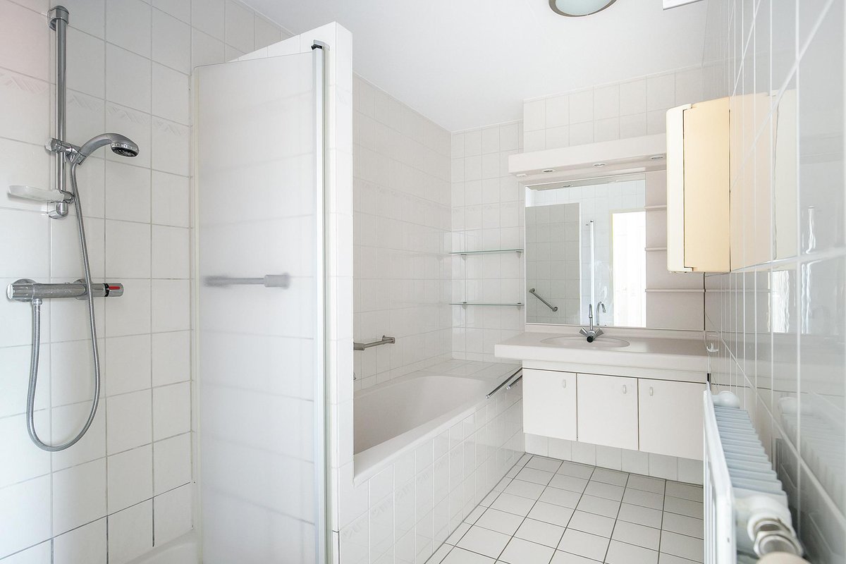 𝗡𝗶𝗲𝘂𝘄 𝗯𝗶𝗷 𝗠𝟮 𝗠𝗮𝗸𝗲𝗹𝗮𝗮𝗿𝘀! 

Gelegen in het centrum van Vlissingen, bieden wij op de bovenste verdieping van een net onderhouden appartementencomplex een leuke woning aan. 

Vanuit de ruime woonkamer wordt je automatisch