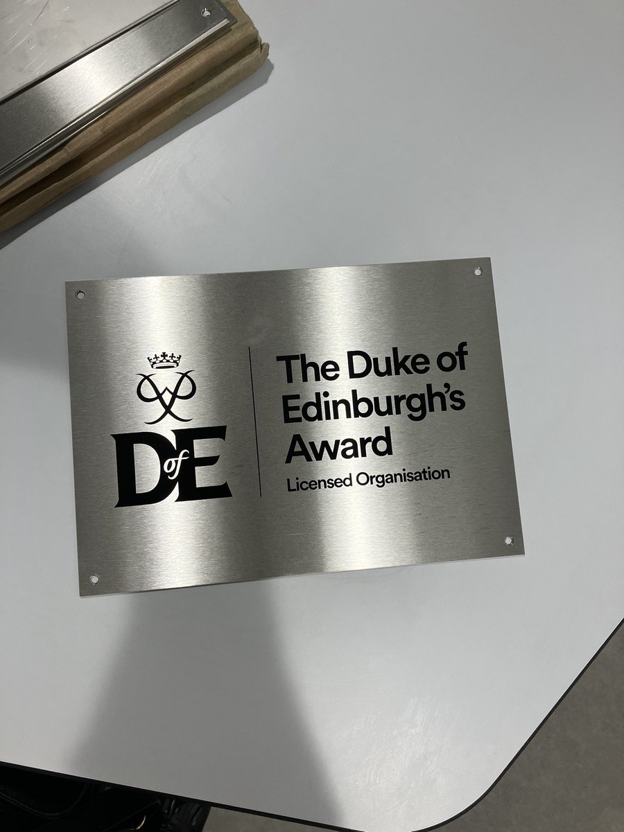 MollieOwen_DofE's tweet image. Tonight was #Coventry & #Warwickshire’s second DofE Portfolio Meeting! Thank you @BH_Coventry for hosting! It was great to see you all & to give out plaques! @OfficialWiseman @FinhamPark @Coundon_Court @positiveyouthUK @PKS_Coventry @KenilworthSch @StraUponAvonSch @KinetonHighSch
