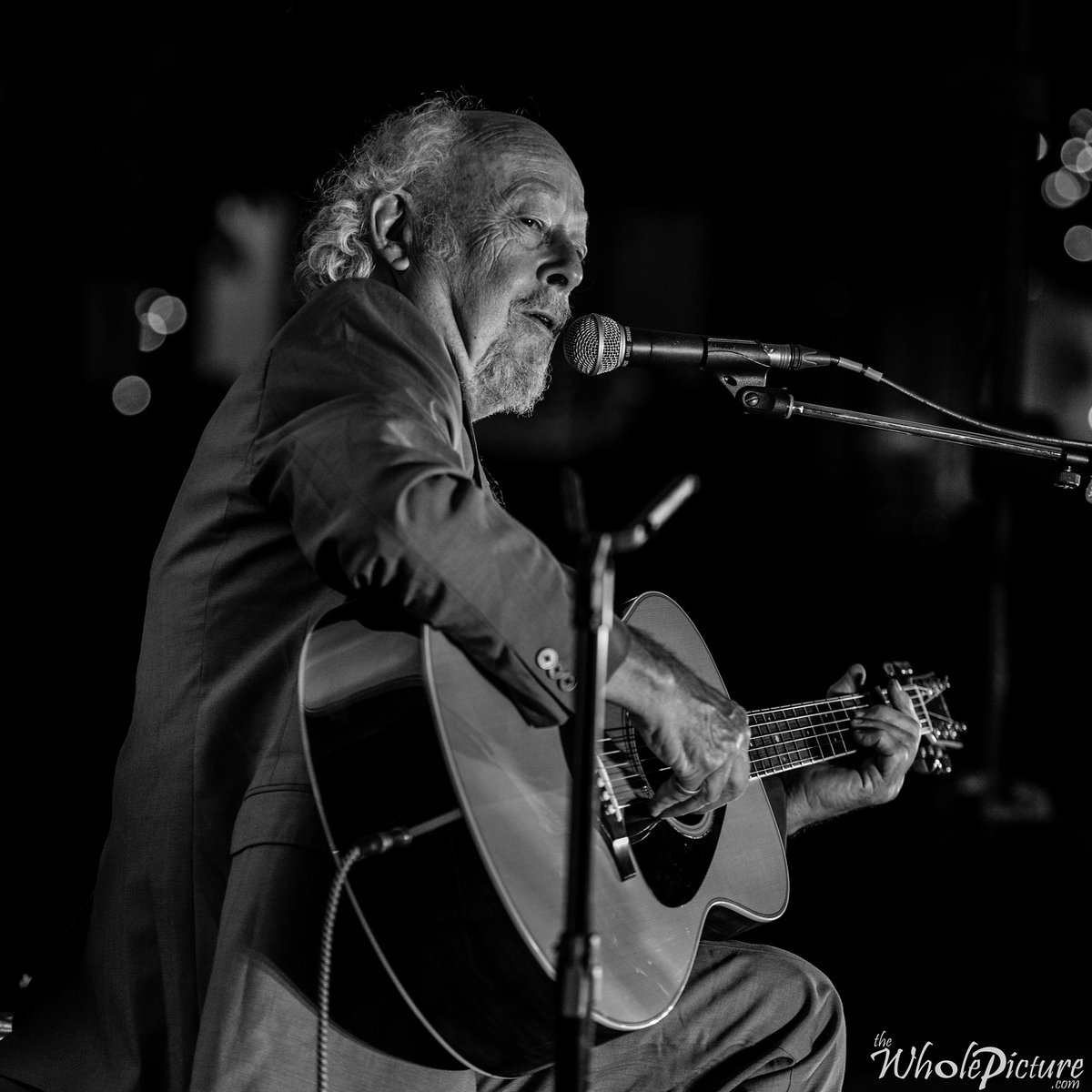 David Essig Music (@davidessigmusic) on Twitter photo I am on my way to #Manitoba for the first leg of my 2022 <a href="/homeroutes/">Home Routes / Chemin Chez Nous</a> tour and am bringing copies of my latest book #FairDays.
#FlinFlon Nov 17th
#ThePas Nov 18th
Details and tickets: homeroutes.ca/events/
#rootsmusic #folkmusic #livemusic I am on my way to #Manitoba for the first leg of my 2022 <a href="/homeroutes/">Home Routes / Chemin Chez Nous</a> tour and am bringing copies of my latest book #FairDays.
#FlinFlon Nov 17th
#ThePas Nov 18th
Details and tickets: homeroutes.ca/events/
#rootsmusic #folkmusic #livemusic