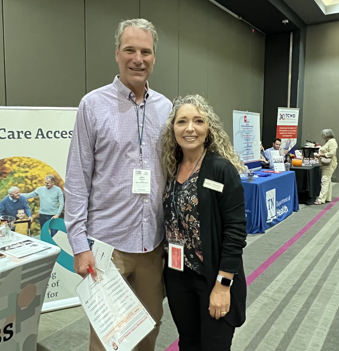 SpokenHere's tweet photo. It's always a pleasure getting to meet our awesome clients at in-person events! We recently had the opportunity to run into Dr. Jim &amp; Kelly Ohlsson with Karis Community Health Dental &amp; Medical Clinic.

We have enjoyed providing them with #remoteinterpreting services! https://t.co/cgVM9JDAac