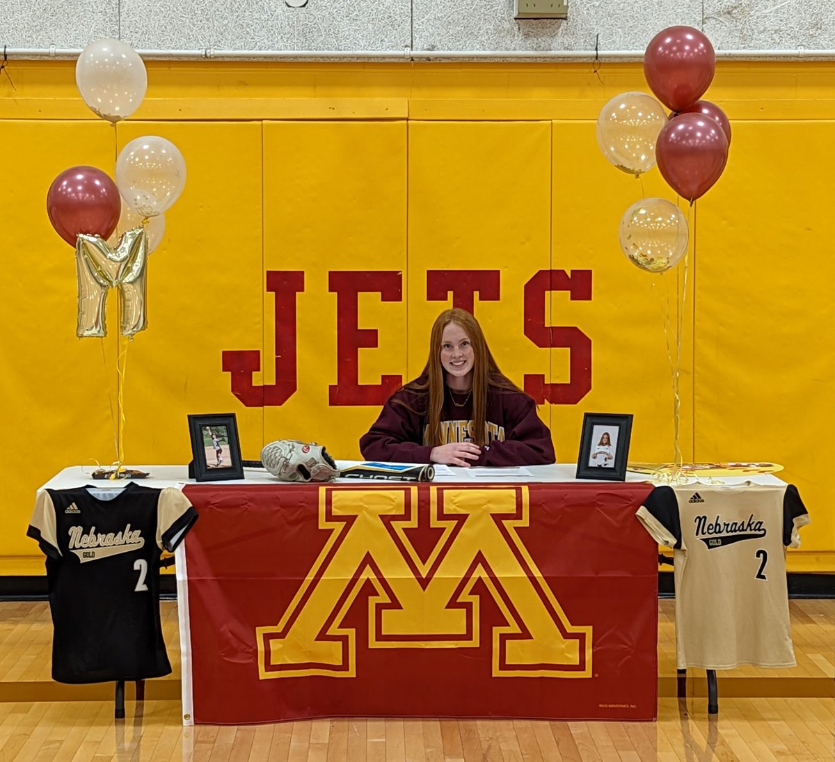 spsjetpride's tweet photo. Our very own MACY RICHARDSON ✍ signed ✍ with the University of Minnesota Gophers Softball Team! 🎾 CONGRATS MACY!!!

#SkiUMah
#Gophers 〽 https://t.co/gbTvIsfP74