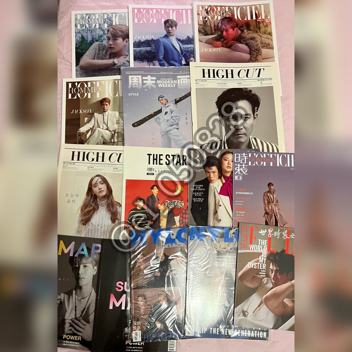 el_050828's tweet photo. Selling Jackson Wang magazines! Some comes with posters too 🥰
Dm for status &amp; price! 
Please help me out since I’m moving out and can’t keep them 😭😭

Based in: Italy
Shipping WW but EUROPE preferred

#jacksonwang #jacksonwangsale #got7sale #got7sell https://t.co/oqISf6cibS