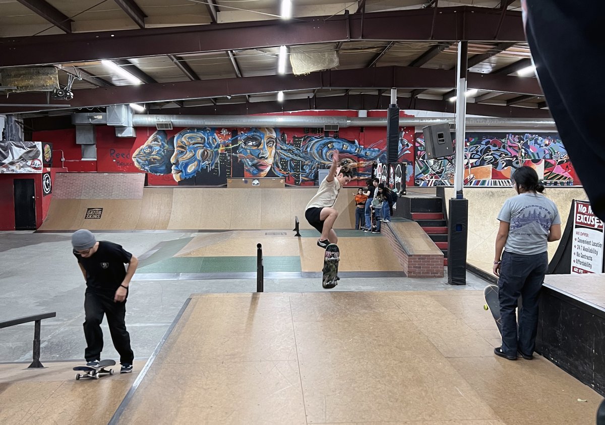 Waukegan High School (@waukhs) on Twitter photo This past Monday students had a blast at the Asylum Indoor Skate Park! To get in on the action contact: kebrown@wps60.org
- - -
¡El lunes pasado los estudiantes se divirtieron mucho en el Asylum Indoor Skate Park! Para participar en la acción, comuníquese con: kebrown@wps60.org This past Monday students had a blast at the Asylum Indoor Skate Park! To get in on the action contact: kebrown@wps60.org
- - -
¡El lunes pasado los estudiantes se divirtieron mucho en el Asylum Indoor Skate Park! Para participar en la acción, comuníquese con: kebrown@wps60.org