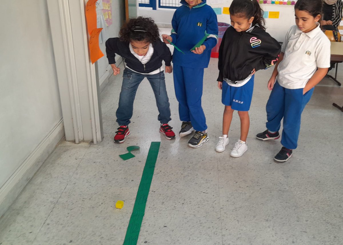 RHHS_Elementary's tweet photo. Ali El Hajj from BE2C explaining to his peers the concepts of "addition" and "subtraction" using the number line...Thumbs up 👍 #peer_learning #risk_taker #math_fun @RHHS_Saida https://t.co/u97uuBtfHN
