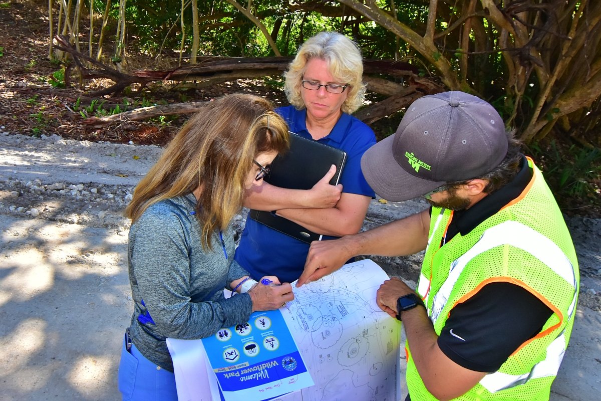 MyBocaParks's tweet photo. Beautiful day at #BocaRaton's #OceanStrand park. Perfect time to discuss planned signage, progress and maintenance at #Boca's newest waterfront natural park. #ComingSoon. https://t.co/QYR58Etqbf