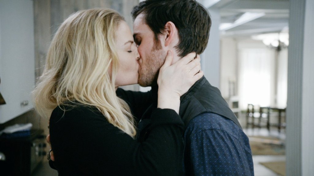 EnchantedSwans's tweet photo. ✨ CS Collection
CS kisses | 6x18
Ravenous love 🔥❤️🥞
#captainswan #emmaswan #killianjones #jennifermorrison #colinodonoghue #onceuponatime #ouats6 #captainswanpancakes #cscollection #cskiss #captainswankiss #captainswankisses https://t.co/r2AlKKc0Hi