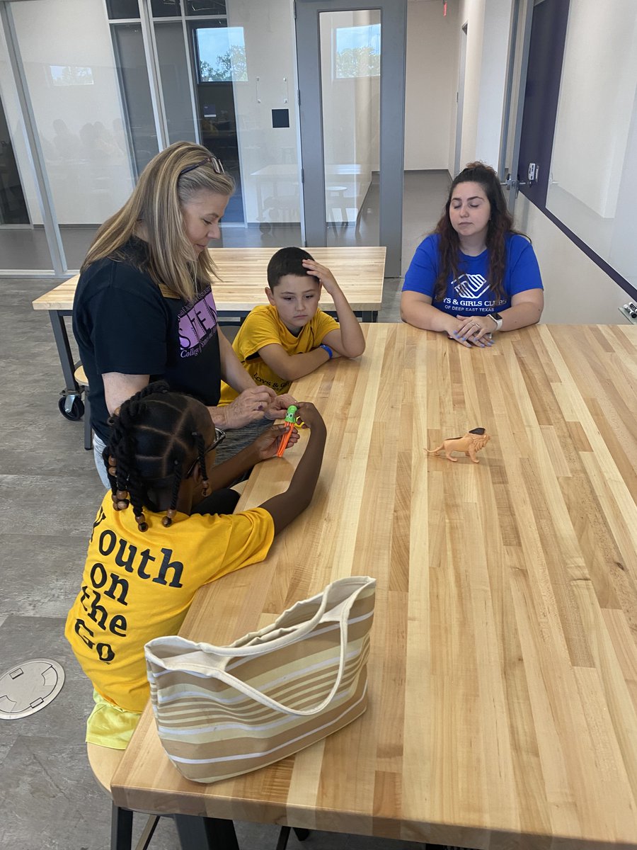 SFASTEMcenter's tweet photo. Boys and Girls Club students from Nacogdoches developed their problem solving skills through a variety of activities and puzzles.

#SFASU #STEM #ComputerScience #Sorting #ProblemSolving #Puzzles #BoysandGirlsClub #ColeSTEMBuilding https://t.co/a0MZ3Ookex