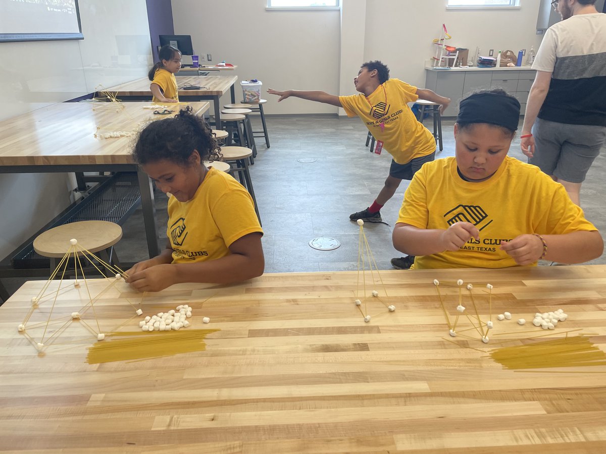 SFASTEMcenter's tweet photo. Boys and Girls Club students from Nacogdoches developed their problem solving skills through a variety of activities and puzzles.

#SFASU #STEM #ComputerScience #Sorting #ProblemSolving #Puzzles #BoysandGirlsClub #ColeSTEMBuilding https://t.co/a0MZ3Ookex