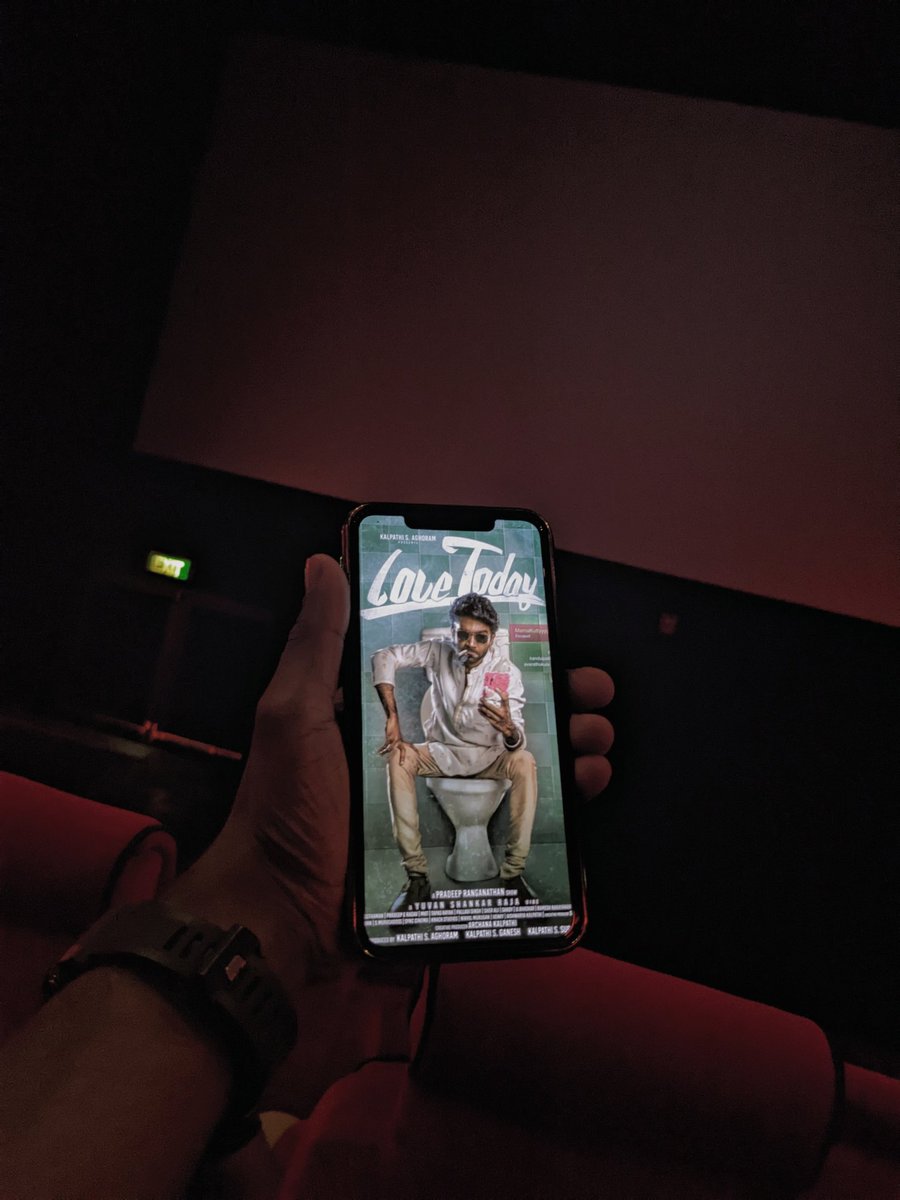 imshafan96's tweet photo. Thanks For this film Brother ♥️😍
 Some dialogs and More Then Scene connected to me
 And your acting extraordinary bro @pradeeponelife
 Keep it up and we need good Film like this in future ♥️ #LoveToday

From Sri Lanka 🇱🇰 
@agscinemas 
@Ags_production https://t.co/8fo8ZJCAC4