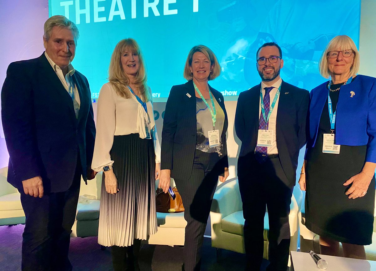 kingmartinj's tweet photo. A pleasure to end @future_surgery #fss22 as a panellist discussing the Future of the Surgical Workforce with Chair of @CoPSSuk, President @BritOrthopaedic and @HelenEHigham led by @RCSnews Council Member Mr Richard Kerr https://t.co/fXdHlPaMiD