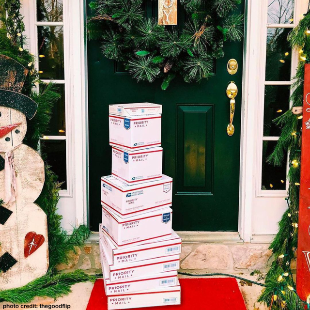 mickyaking's tweet photo. #USPS #holidayshipping #mszonegoat #USPSEmployee https://t.co/XTI0pF1PgW