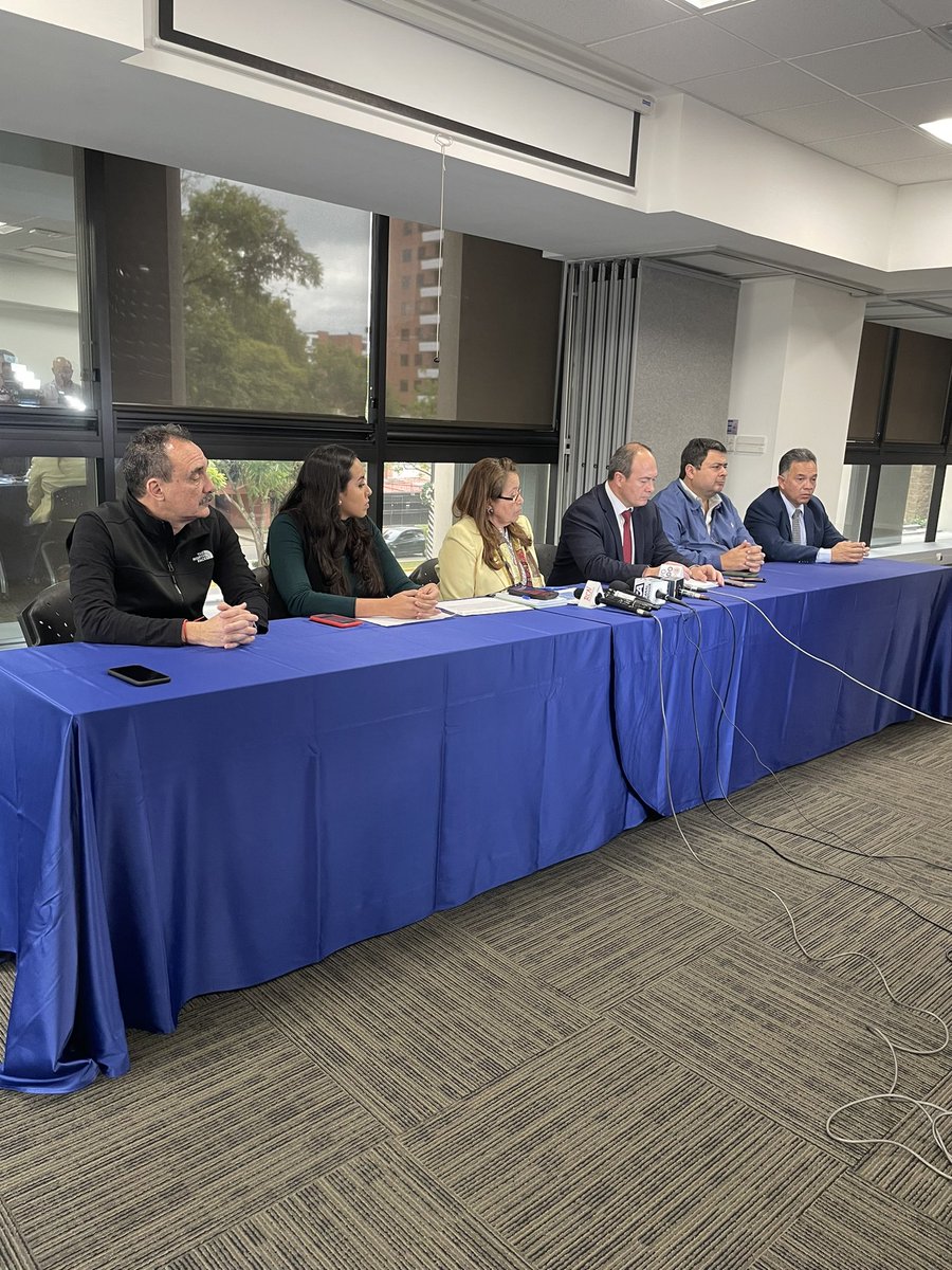 AGEXPORTGT's tweet photo. Directores de cámaras que integran este Consejo de Usuarios de Transporte Internacional de Guatemala, #CUTRIGUA, convocan a una conferencia de prensa para dar a conocer el impacto de 3 días de bloqueo en el comercio exterior de Guatemala. @CUTRIGUA https://t.co/XSAGwFItqC