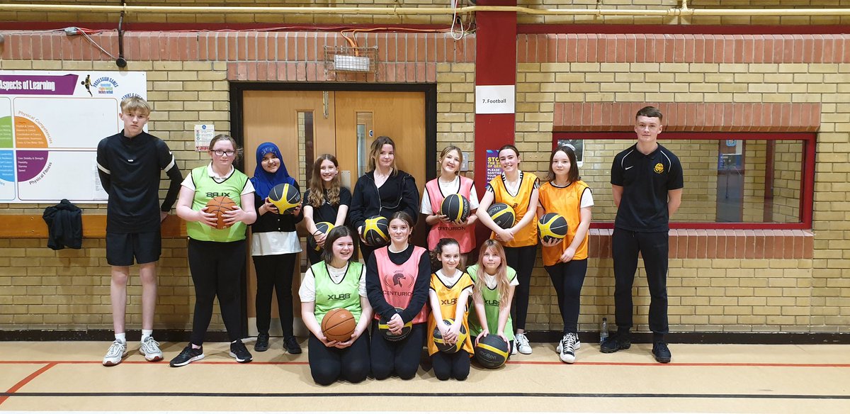 StAidansHigh_PE's tweet photo. 🖤💜💛Active Girls Day 22💛💜🖤

S1 Girls Basketball https://t.co/tjNlqghe4i