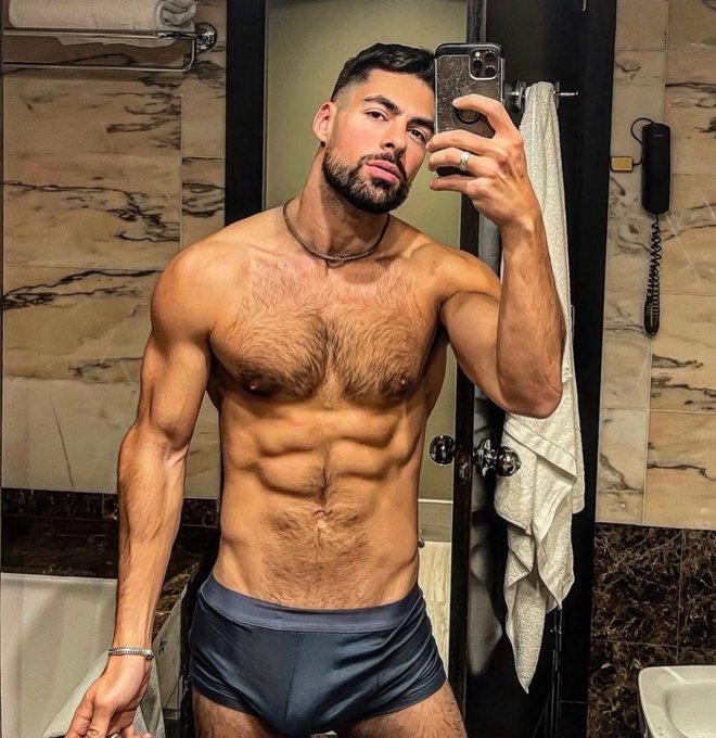 A little selfie for y&rsquo;all❤️📸🫶 Tell me what you like in this pic🥵😏 https://t.co/BaPmnPnBFr<a href="/tag/pov"class="tags"><span>#pov</span></a>