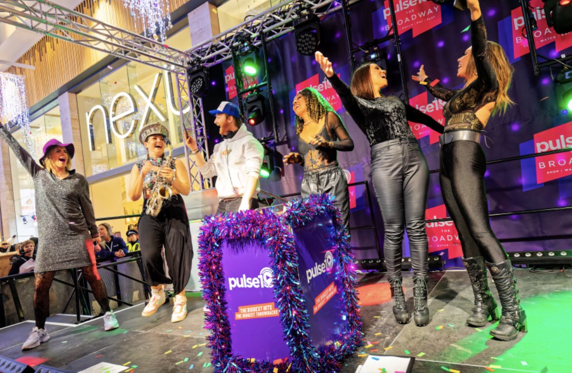 TheBroadwayBrad's tweet photo. WHAT A NIGHT. ๐โจ We still canโt get over last weekendโs amazing #FestiveLaunch here at @TheBroadwayBrad with @Pulse1Radio @greatesthitsuk and @bradford_bid.
Were you there?
Tell us your favourite moment in the comments below!๐ https://t.co/jNPBA1Lrhi