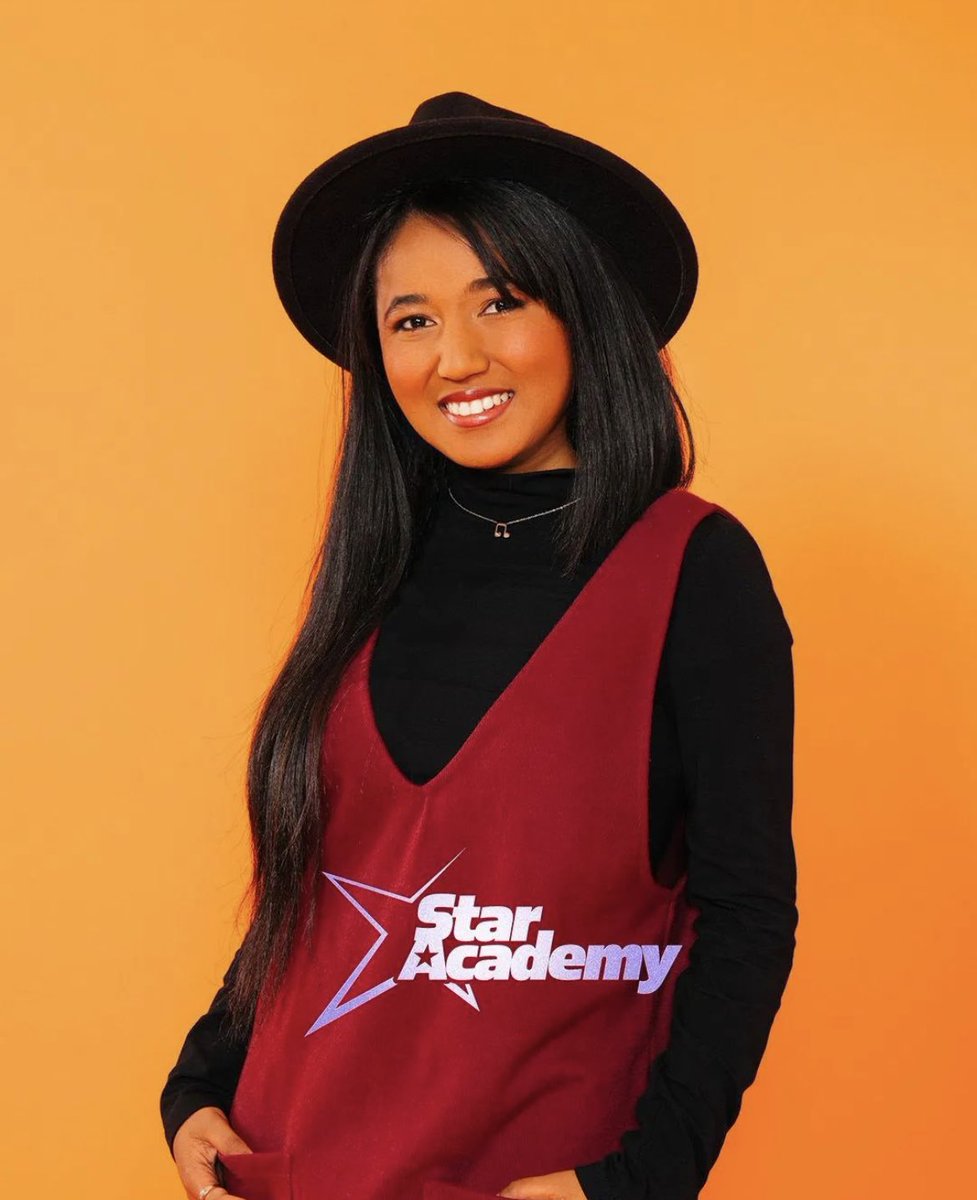 axlfvr's tweet photo. Bon mettons fin à ce débat 
Qui est-ce que tu préfères ?

Fav ❤️ pour LÉA / TIANA
RT 🔁 pour ANISHA #staracademy2022 #StarAcademy #StarAcademyleLive #StarAcademyLive https://t.co/bi0R9fAwy7