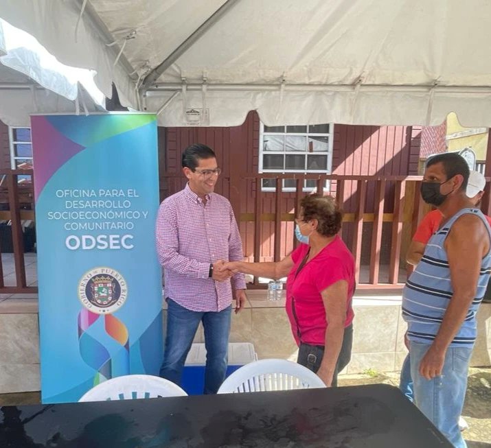 rodrzaguilo13's tweet photo. Añasco| Hoy visitamos la comunidad El Mayuco junto a nuestro alcalde, Kabir B. Solares  y la directora de #ODSEC  Thais Reyes en la repartición de pavos y compras para Acción de Gracias. https://t.co/SGUtKPw0QA