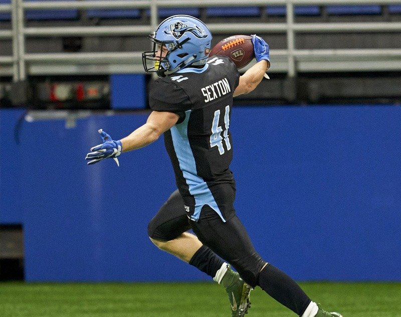 JamesLarsenPFN's tweet photo. Round 8 #XFL Draft Recap:

Hou: WR Aaron Nelson
Arl: TE Alex Ellis
Sea: WR Tayvian Cunningham
VV: WR Mathew Sexton
Orl: WR Octayvius Miles
SA: WR Terry Wright
STL: WR Donteea Dye
DC: TE Ethan Wolf

Sexton is an excellent pickup by Vegas, recently balling out in the #TSL in 2021. https://t.co/UFNPAUVPyb