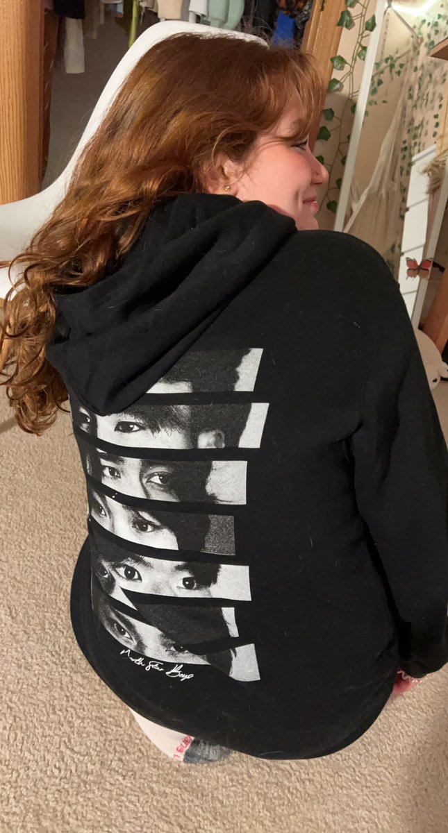 TeeganMarie2's tweet photo. Nsb merch go hard #nsb #NorthStarBoys #stars #mutea #nsbmerch #sebastianmoy #olivermoy #ryannguyen #darrenliang #regiemacalino #justinphan #kaneratan @Macalinoregie23 @ImSebastianMoy @Azngami @jahver @DarrenLiang12 @KaneRatan @sojuphan @themanagerty @NorthStarBoys7 https://t.co/rP9PK5kx4u