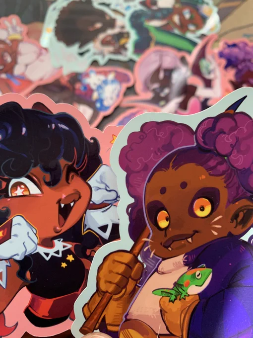 We back!!! Check my bio for the link cause my sticks are back with our 2 newbies Big n Honey Shop is open until the 25th so snag em if you want em! 