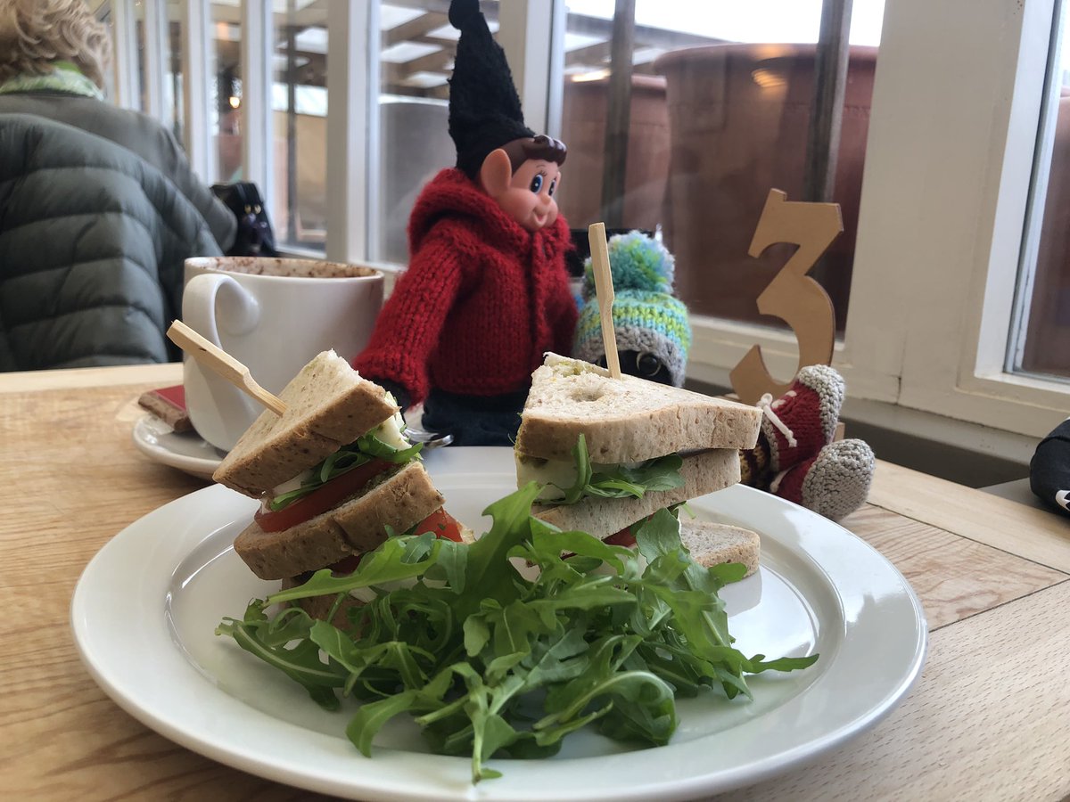 Sunniethehoob's tweet photo. Tricking, #errandonnee lunch & a #factoid Hoom bought us a fab GF mincemeat tart, but we ate it before she could take a photo. https://t.co/RlR3SbfsTU